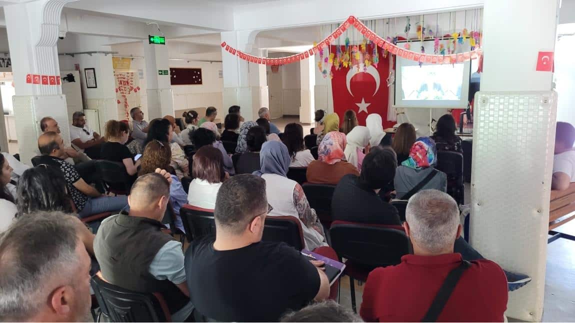 Seminer çalısmalarımız Bakanımız Sayın Prof. Dr. Yusuf TEKİN 'in konuşmasıyla başladı.
